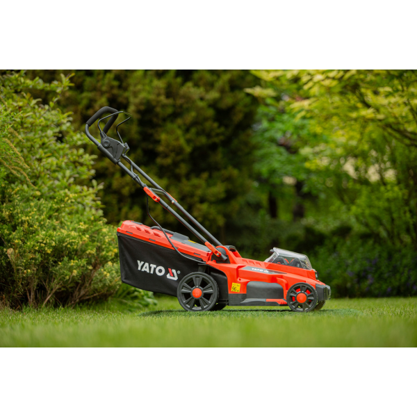 KOSIARKA AKUMULATOROWA 36V, 43 CM  - DWA AKUMULATORY 4 AH, PODWÓJNA ŁADOWARKA YT-85224